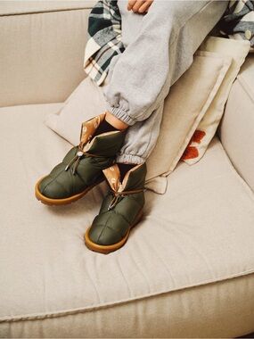 FLUFIE Classic Khaki Down Boots Size 39 NWT